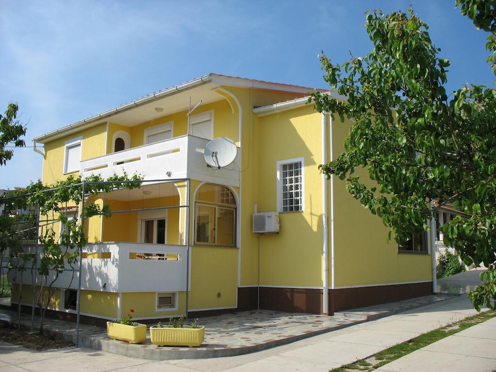 באסקה Apartments Polonijo מראה חיצוני תמונה