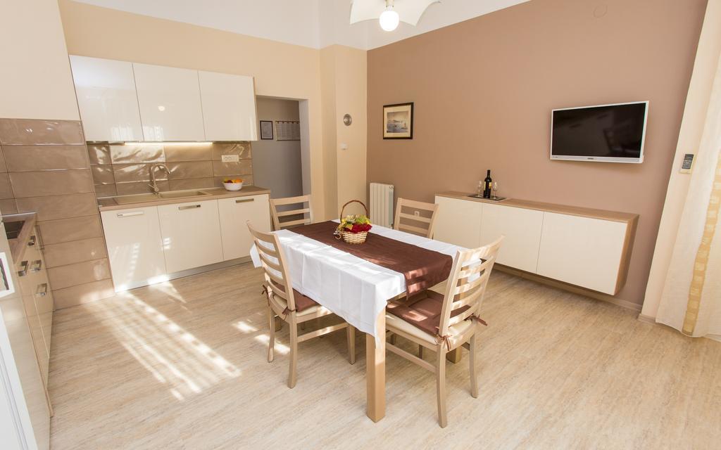 באסקה Apartments Polonijo מראה חיצוני תמונה