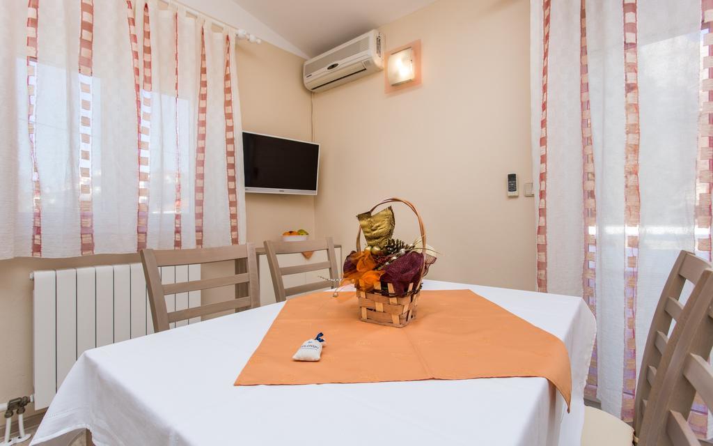 באסקה Apartments Polonijo מראה חיצוני תמונה