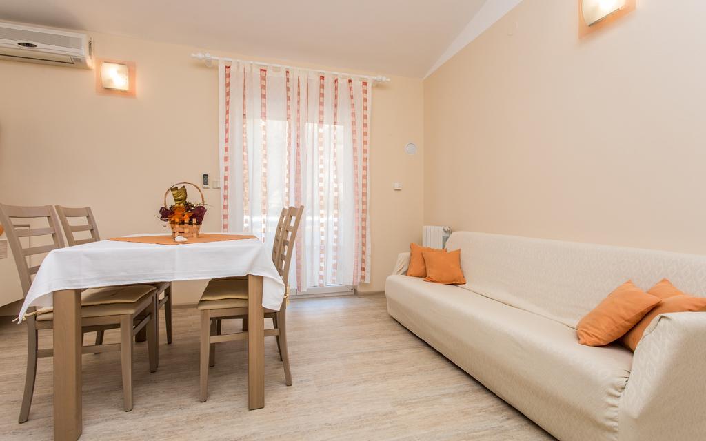 באסקה Apartments Polonijo מראה חיצוני תמונה