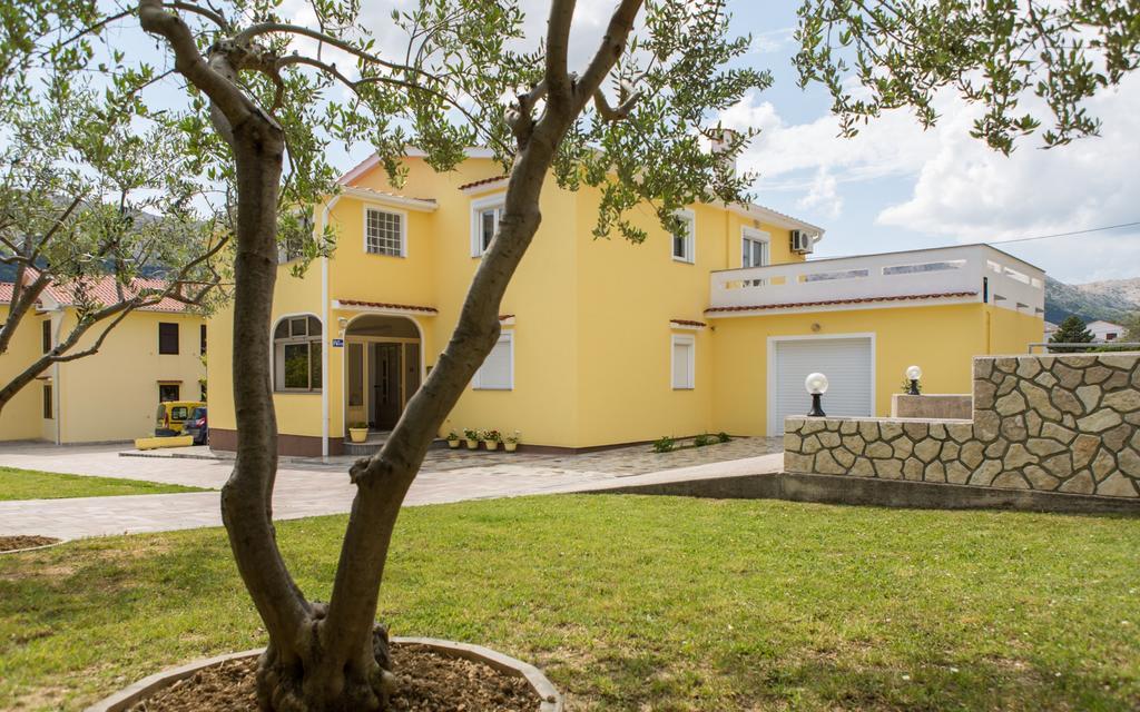 באסקה Apartments Polonijo מראה חיצוני תמונה