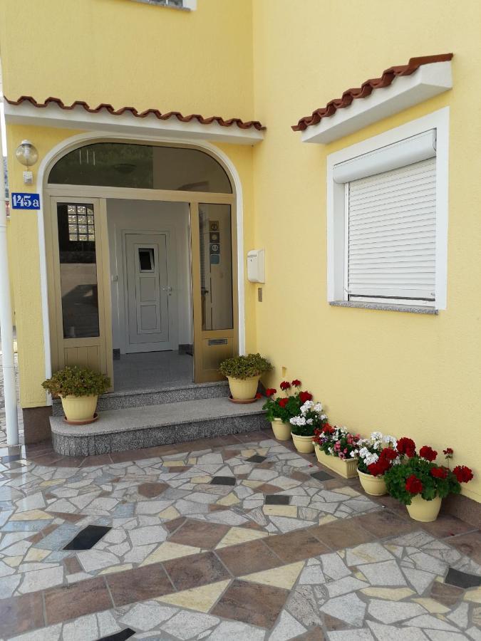 באסקה Apartments Polonijo מראה חיצוני תמונה